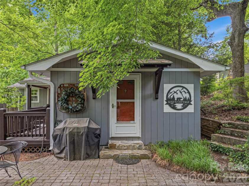 416 Cherokee Avenue, Black Mountain, NC 28711.  MLS# CAR4330813, YatesRealty ID 1618. 