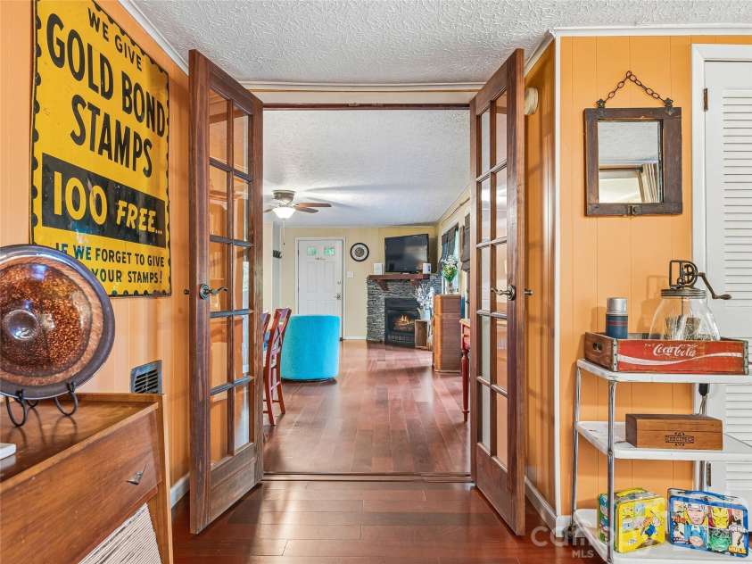 416 Cherokee Avenue, Black Mountain, NC 28711.  MLS# CAR4330813, YatesRealty ID 1618. 