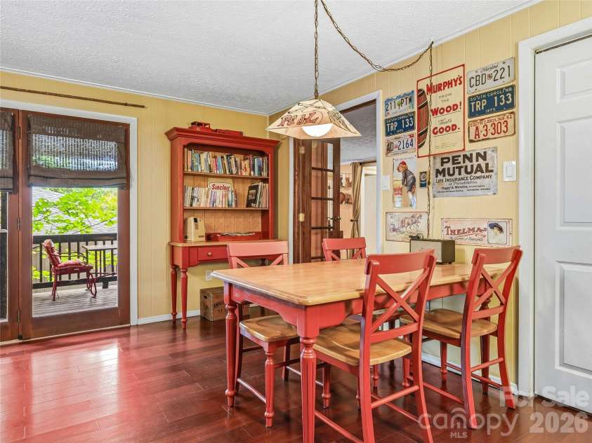 416 Cherokee Avenue, Black Mountain, NC 28711.  MLS# CAR4330813, YatesRealty ID 1618. 