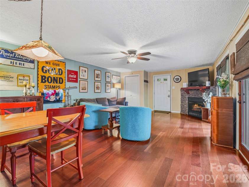416 Cherokee Avenue, Black Mountain, NC 28711.  MLS# CAR4330813, YatesRealty ID 1618. 