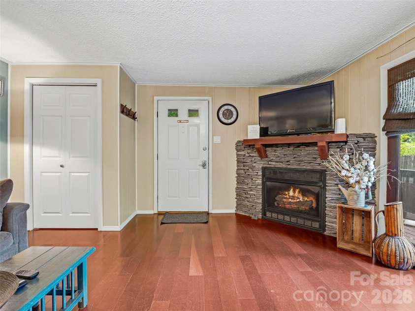 416 Cherokee Avenue, Black Mountain, NC 28711.  MLS# CAR4330813, YatesRealty ID 1618. 