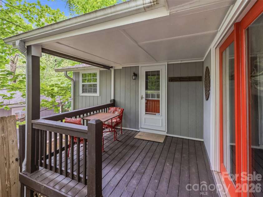 416 Cherokee Avenue, Black Mountain, NC 28711.  MLS# CAR4330813, YatesRealty ID 1618. 