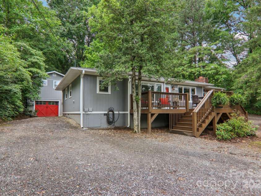 416 Cherokee Avenue, Black Mountain, NC 28711.  MLS# CAR4330813, YatesRealty ID 1618. Ample Parking