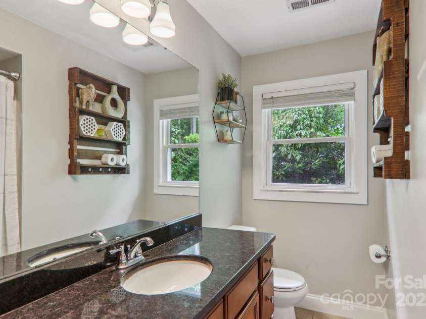 416 Cherokee Avenue, Black Mountain, NC 28711.  MLS# CAR4330813, YatesRealty ID 1618. Bathroom 1