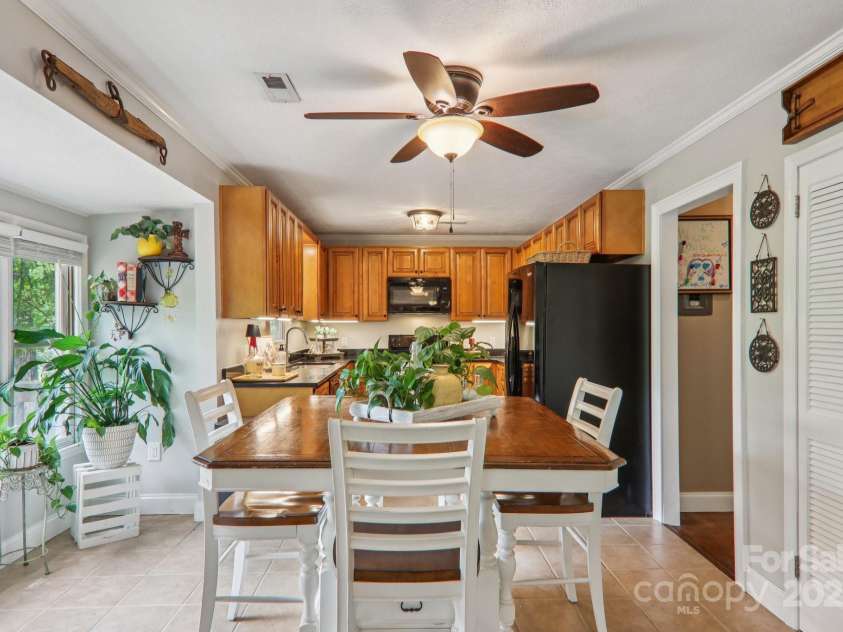 416 Cherokee Avenue, Black Mountain, NC 28711.  MLS# CAR4330813, YatesRealty ID 1618. Light Filled Dining Area