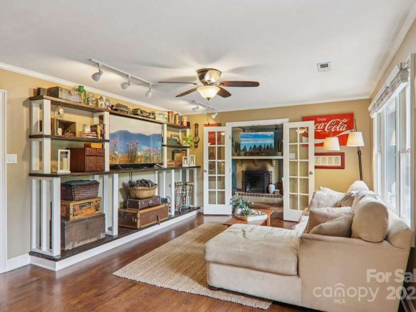 416 Cherokee Avenue, Black Mountain, NC 28711.  MLS# CAR4330813, YatesRealty ID 1618. Living Room