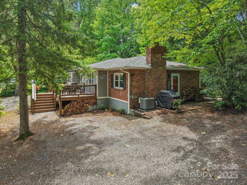 416 Cherokee Avenue, Black Mountain, NC 28711.  MLS# CAR4330813, YatesRealty ID 1618. Main House + Porch
