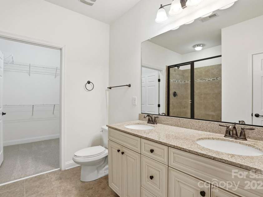 5763 Mossdale Lane, Charlotte, NC 28278.  MLS# CAR4329295, YatesRealty ID 1618. 