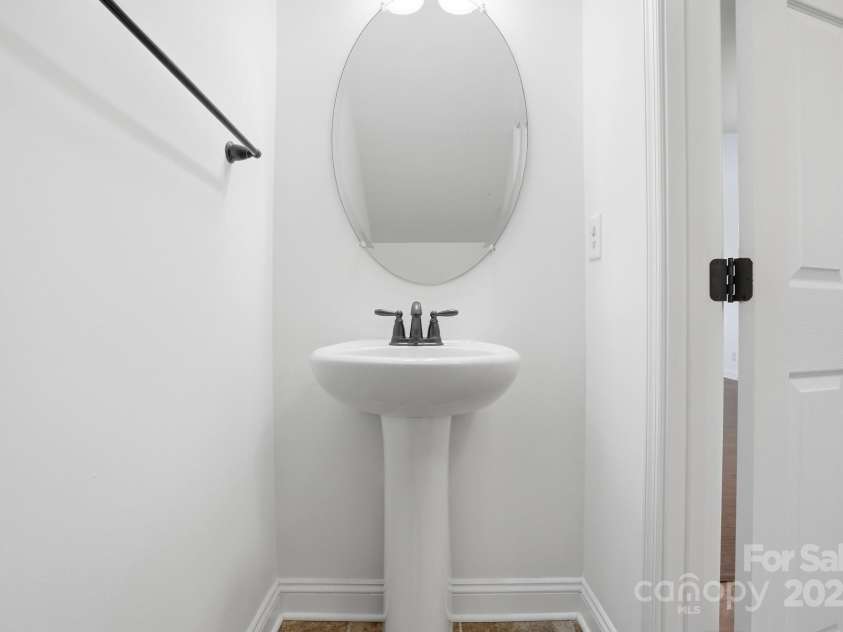 5763 Mossdale Lane, Charlotte, NC 28278.  MLS# CAR4329295, YatesRealty ID 1618. 