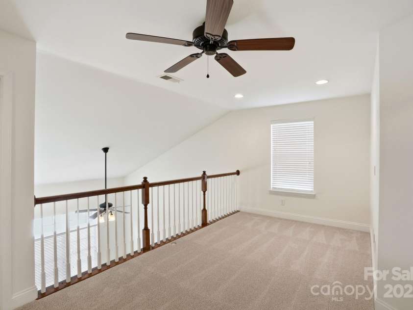 5763 Mossdale Lane, Charlotte, NC 28278.  MLS# CAR4329295, YatesRealty ID 1618. 