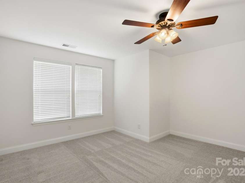 5763 Mossdale Lane, Charlotte, NC 28278.  MLS# CAR4329295, YatesRealty ID 1618. 