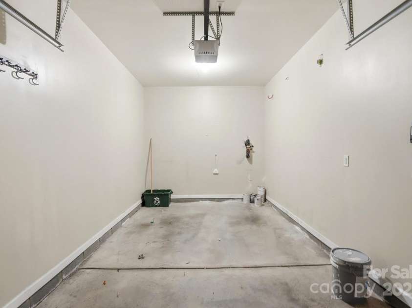 5763 Mossdale Lane, Charlotte, NC 28278.  MLS# CAR4329295, YatesRealty ID 1618. 