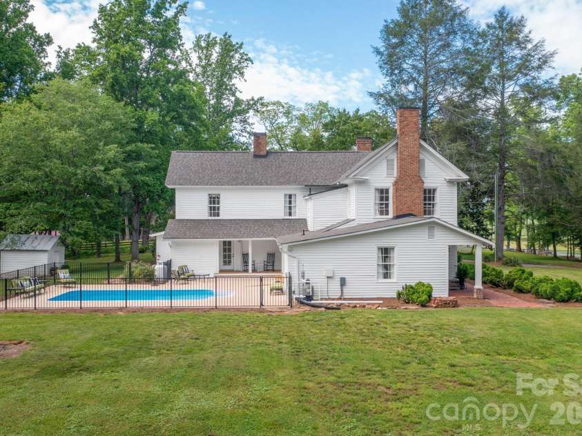 1567 Jennings Road, Statesville, NC 28625.  MLS# CAR4362477, YatesRealty ID 16181. 