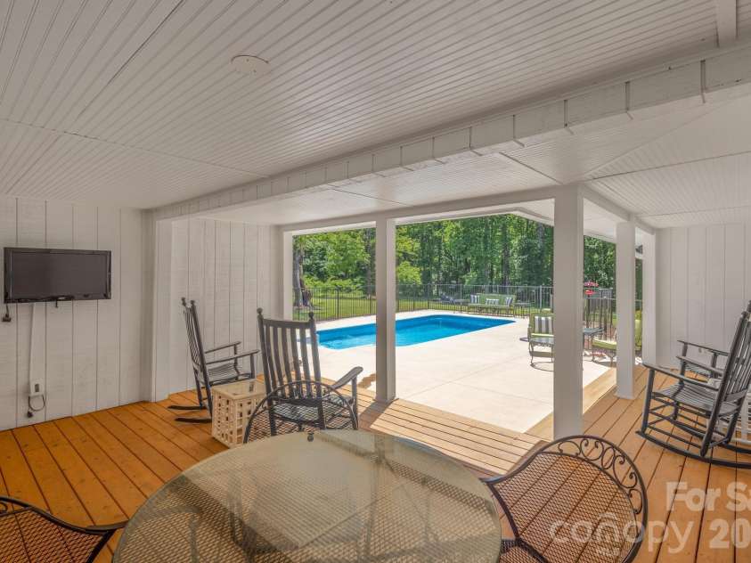 1567 Jennings Road, Statesville, NC 28625.  MLS# CAR4362477, YatesRealty ID 16181. 