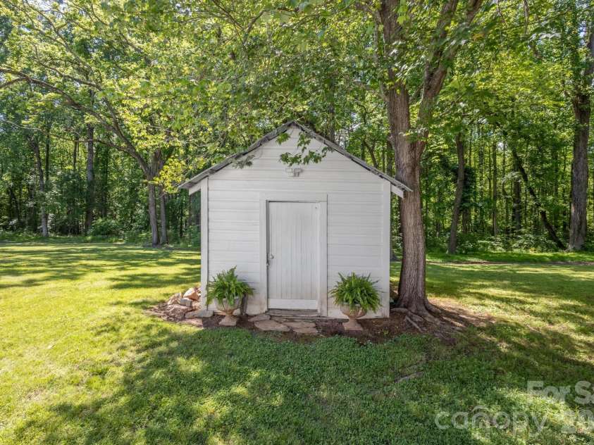 1567 Jennings Road, Statesville, NC 28625.  MLS# CAR4362477, YatesRealty ID 16181. 