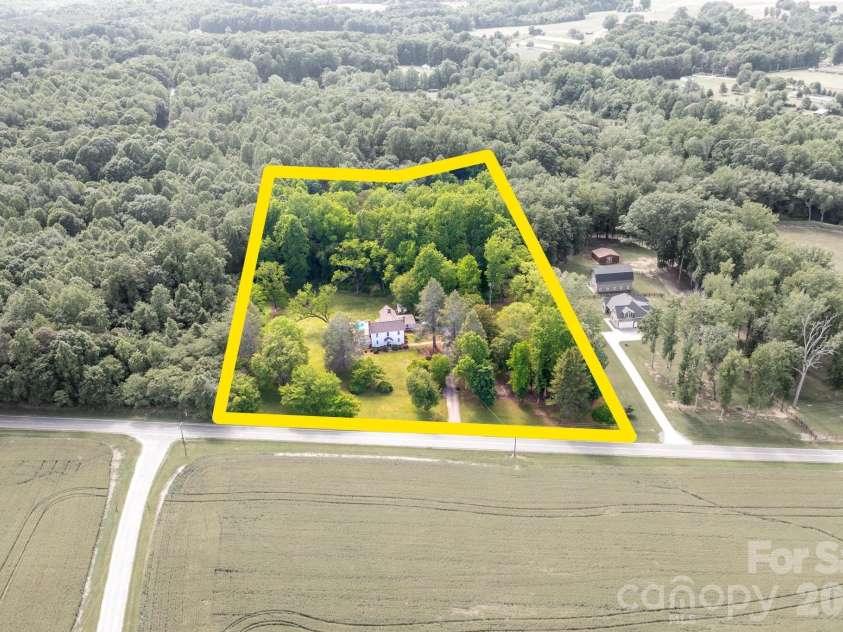 1567 Jennings Road, Statesville, NC 28625.  MLS# CAR4362477, YatesRealty ID 16181. 