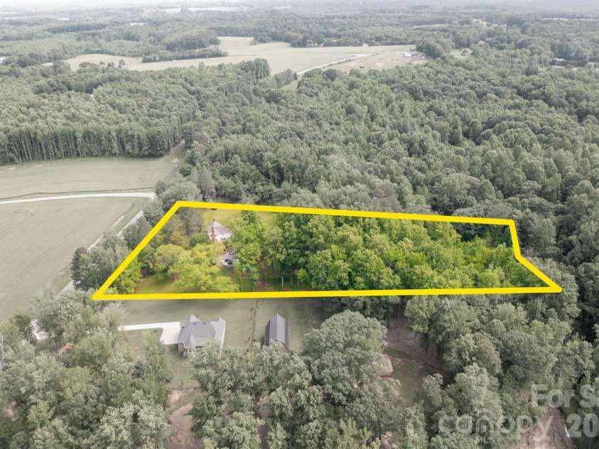 1567 Jennings Road, Statesville, NC 28625.  MLS# CAR4362477, YatesRealty ID 16181. 
