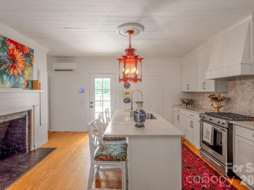 1567 Jennings Road, Statesville, NC 28625.  MLS# CAR4362477, YatesRealty ID 16181. Kitchen