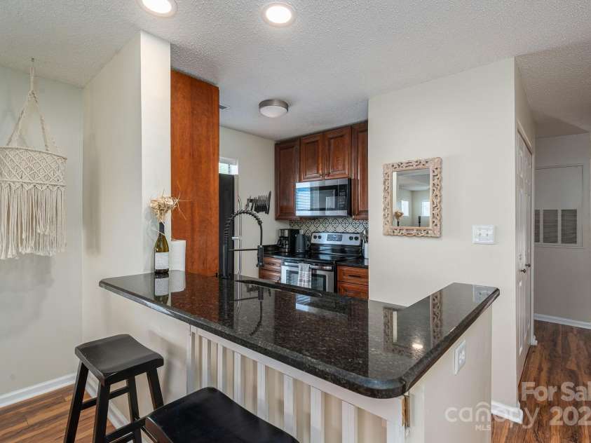 18723 Vineyard Point Lane, Cornelius, NC 28031.  MLS# CAR4246273, YatesRealty ID 16183. 