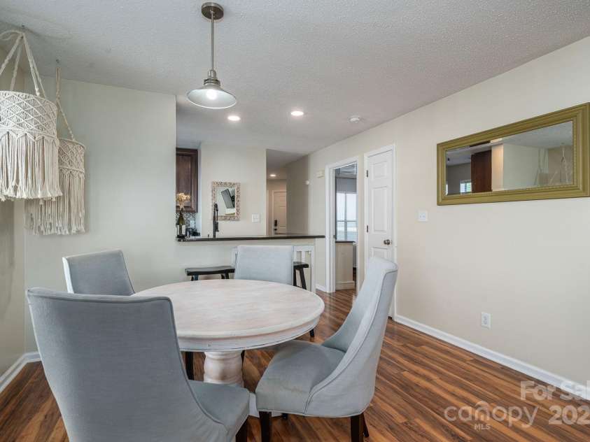 18723 Vineyard Point Lane, Cornelius, NC 28031.  MLS# CAR4246273, YatesRealty ID 16183. 