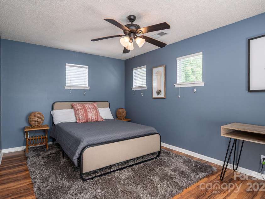 18723 Vineyard Point Lane, Cornelius, NC 28031.  MLS# CAR4246273, YatesRealty ID 16183. 
