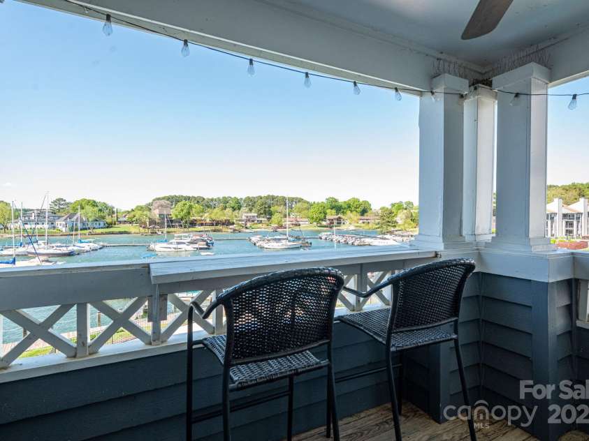 18723 Vineyard Point Lane, Cornelius, NC 28031.  MLS# CAR4246273, YatesRealty ID 16183. 
