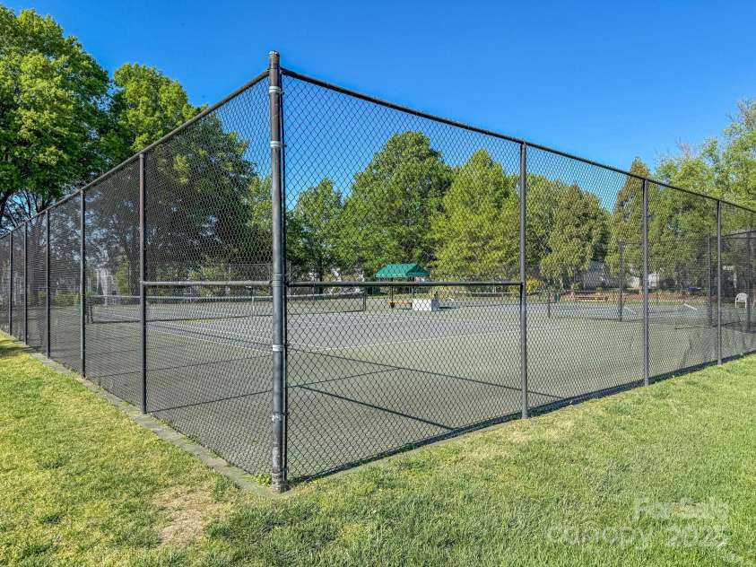 18723 Vineyard Point Lane, Cornelius, NC 28031.  MLS# CAR4246273, YatesRealty ID 16183. 
