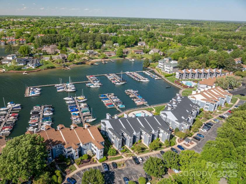 18723 Vineyard Point Lane, Cornelius, NC 28031.  MLS# CAR4246273, YatesRealty ID 16183. 