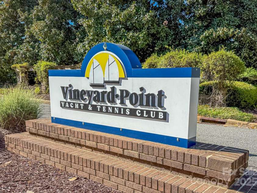 18723 Vineyard Point Lane, Cornelius, NC 28031.  MLS# CAR4246273, YatesRealty ID 16183. 