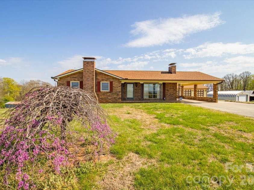 3556 White Plains Road, Roaring River, NC 28669.  MLS# CAR4364214, YatesRealty ID 16183. 