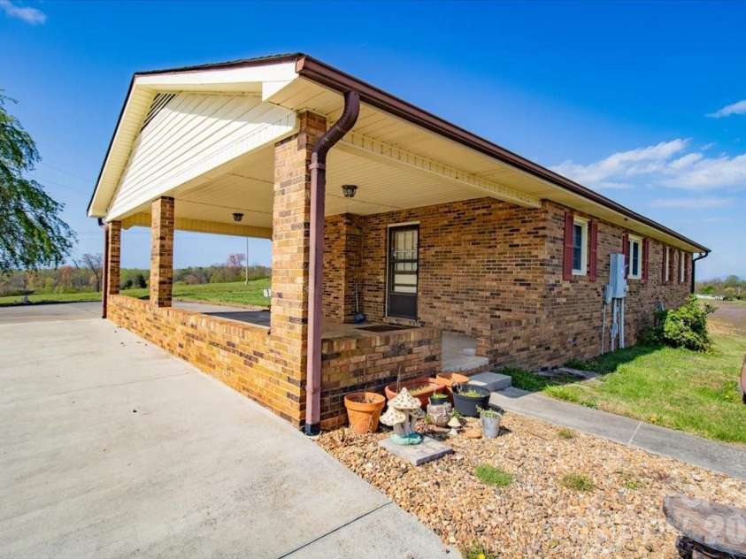 3556 White Plains Road, Roaring River, NC 28669.  MLS# CAR4364214, YatesRealty ID 16183. 