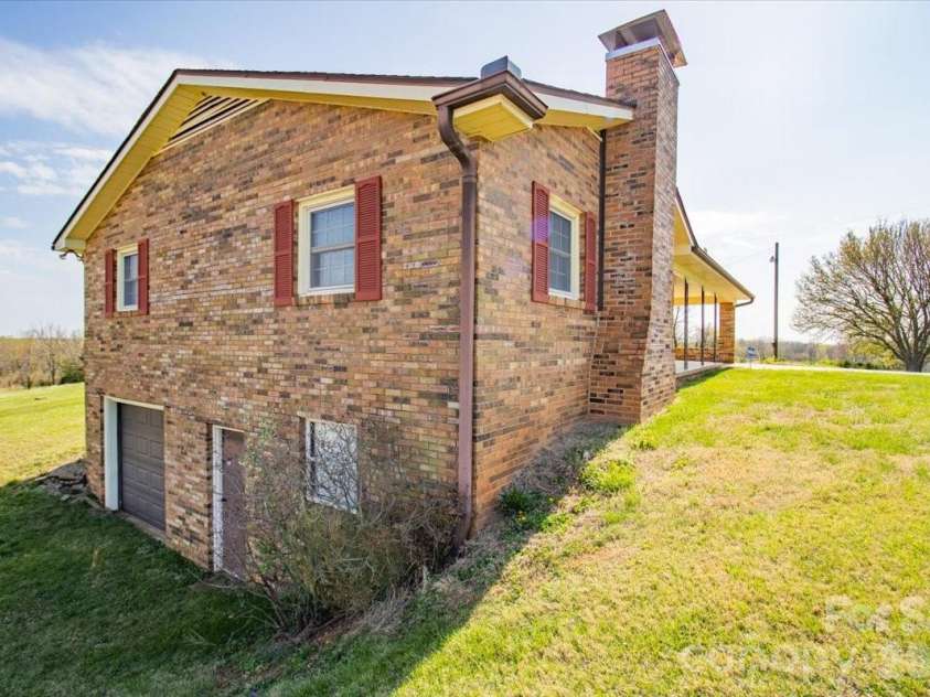 3556 White Plains Road, Roaring River, NC 28669.  MLS# CAR4364214, YatesRealty ID 16183. 