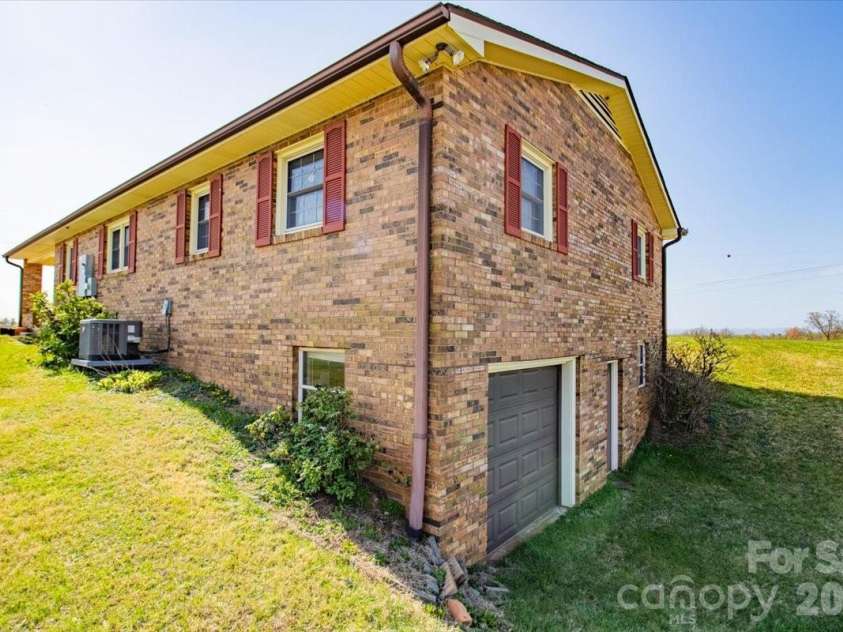 3556 White Plains Road, Roaring River, NC 28669.  MLS# CAR4364214, YatesRealty ID 16183. 