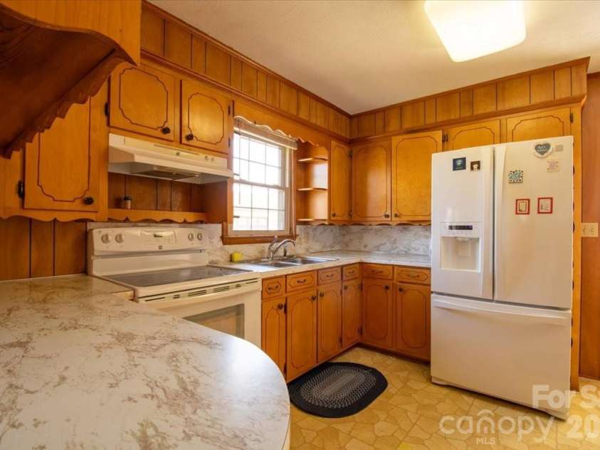 3556 White Plains Road, Roaring River, NC 28669.  MLS# CAR4364214, YatesRealty ID 16183. 