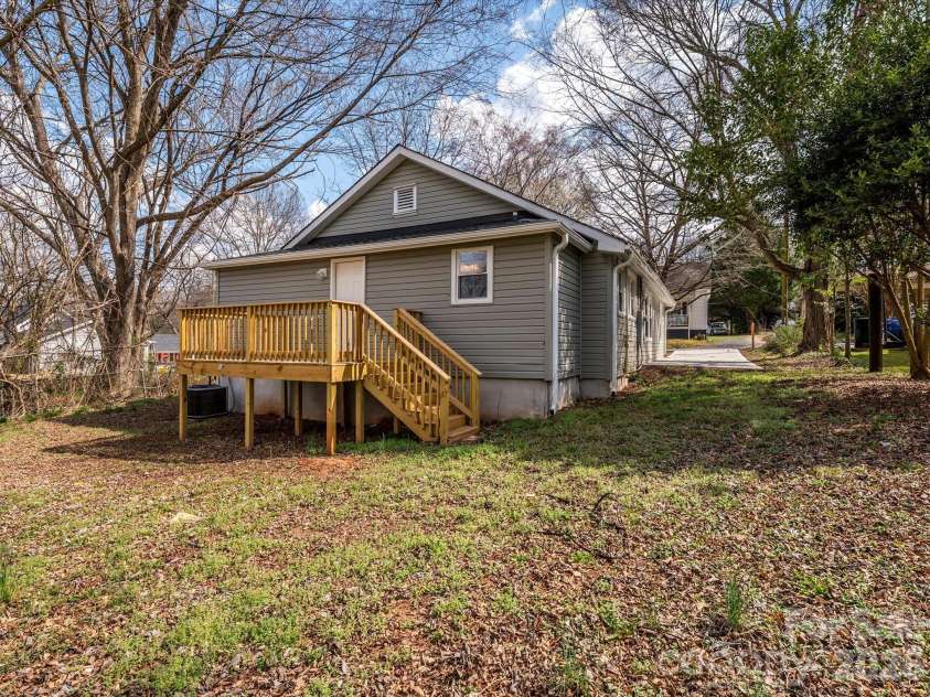 156 Hartsell School Road, Concord, NC 28027.  MLS# CAR4355069, YatesRealty ID 16184. 
