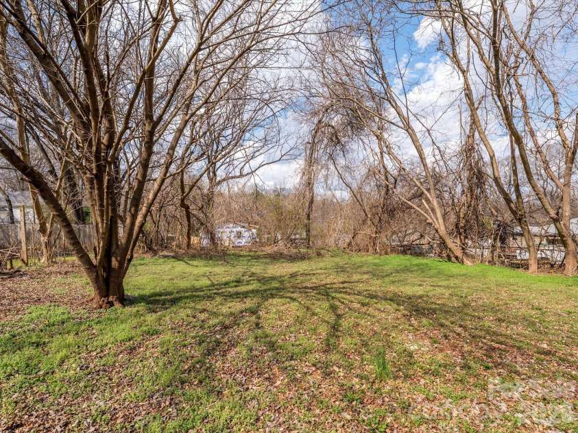 156 Hartsell School Road, Concord, NC 28027.  MLS# CAR4355069, YatesRealty ID 16184. 
