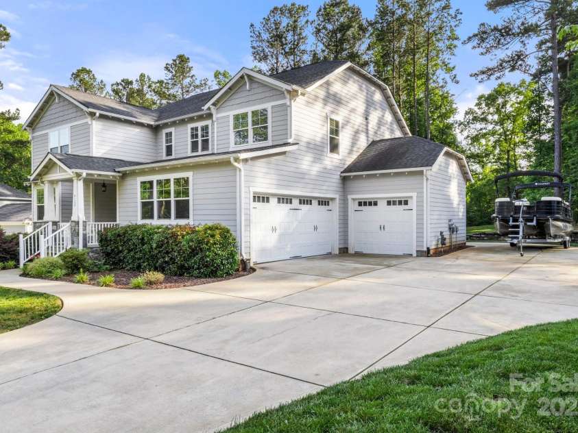 4189 Island Fox Lane, Denver, NC 28037.  MLS# CAR4264519, YatesRealty ID 16184. 