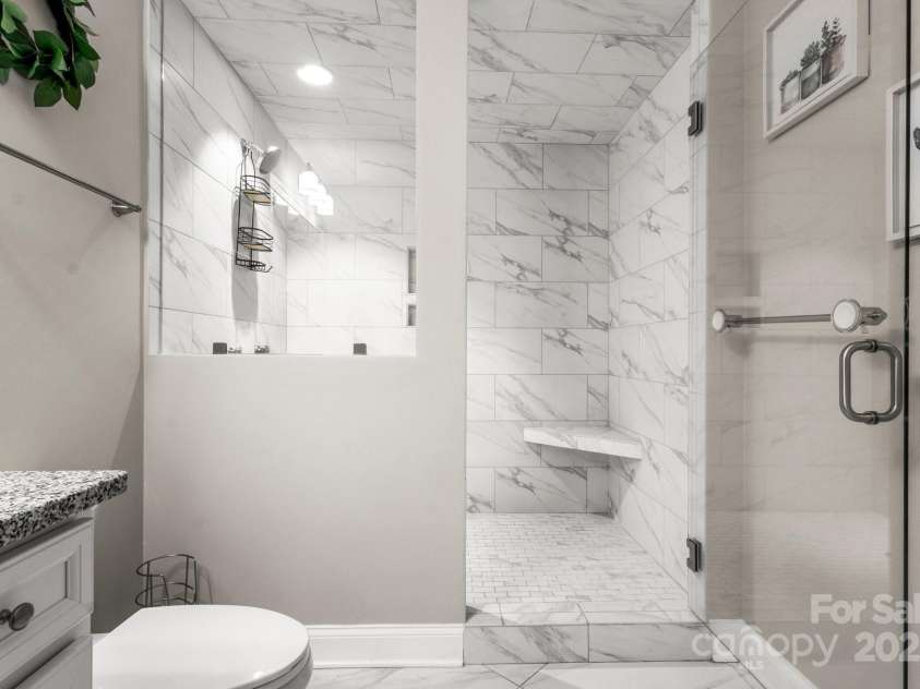 4189 Island Fox Lane, Denver, NC 28037.  MLS# CAR4264519, YatesRealty ID 16184. Bathroom