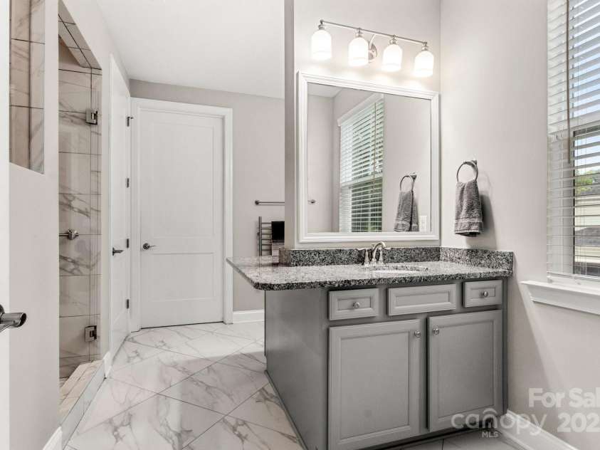 4189 Island Fox Lane, Denver, NC 28037.  MLS# CAR4264519, YatesRealty ID 16184. Primary Bathroom