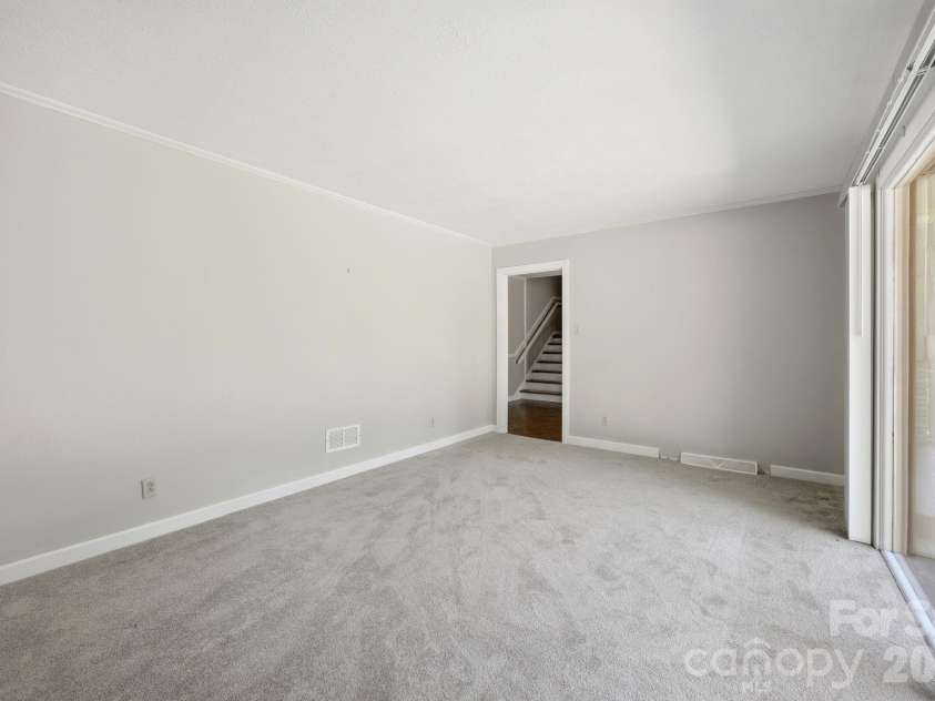 110 Tall Pine Circle, Salisbury, NC 28147.  MLS# CAR4373879, YatesRealty ID 16185. Living Room