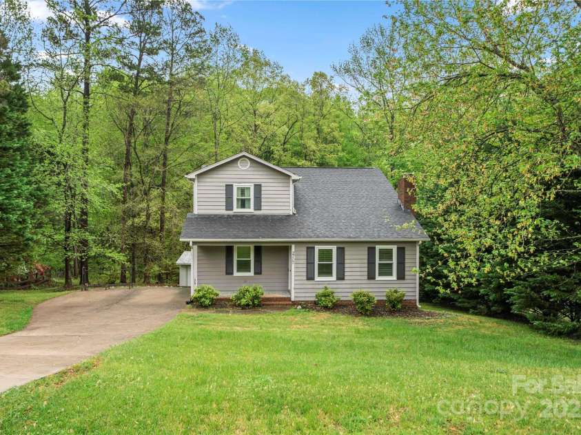 2717 Stockwood Drive, Gastonia, NC 28056.  MLS# CAR4240559, YatesRealty ID 16185. 