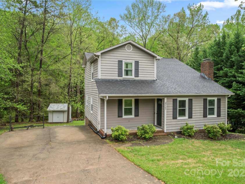 2717 Stockwood Drive, Gastonia, NC 28056.  MLS# CAR4240559, YatesRealty ID 16185. 