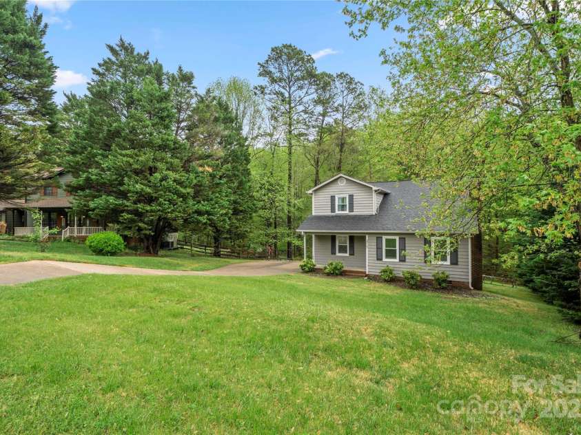 2717 Stockwood Drive, Gastonia, NC 28056.  MLS# CAR4240559, YatesRealty ID 16185. 