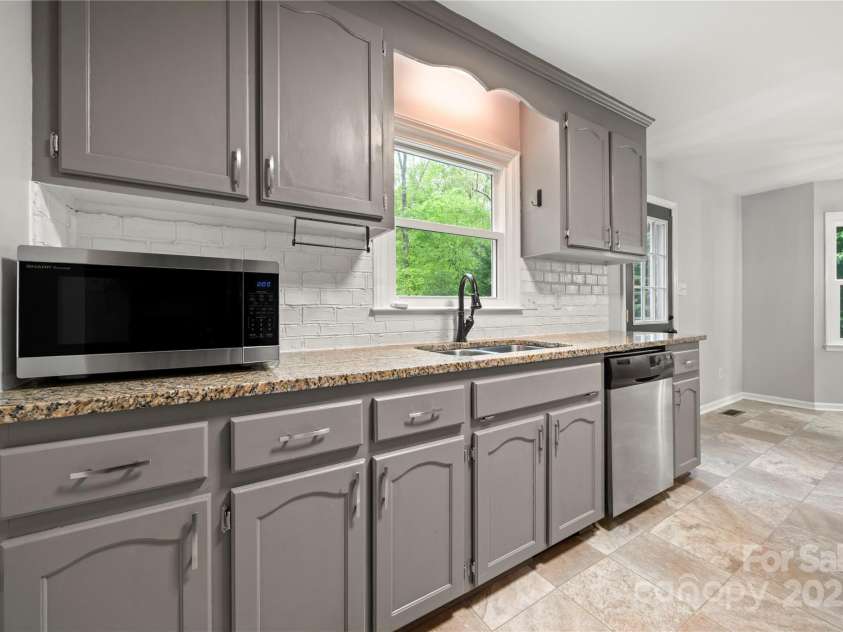 2717 Stockwood Drive, Gastonia, NC 28056.  MLS# CAR4240559, YatesRealty ID 16185. 