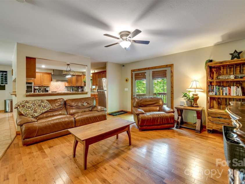 211 Natural Trail, Sylva, NC 28779.  MLS# CAR4257926, YatesRealty ID 16186. 