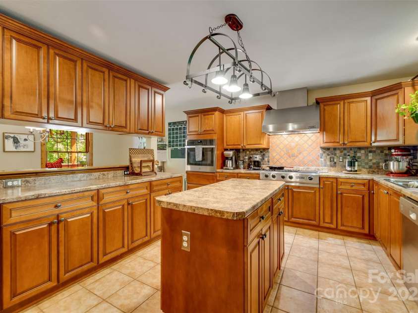 211 Natural Trail, Sylva, NC 28779.  MLS# CAR4257926, YatesRealty ID 16186. 