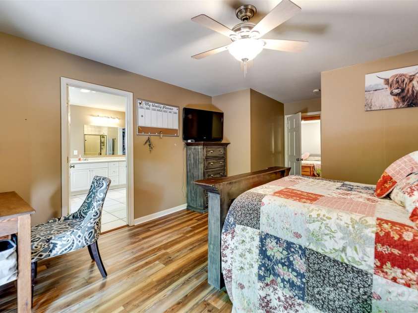 211 Natural Trail, Sylva, NC 28779.  MLS# CAR4257926, YatesRealty ID 16186. 