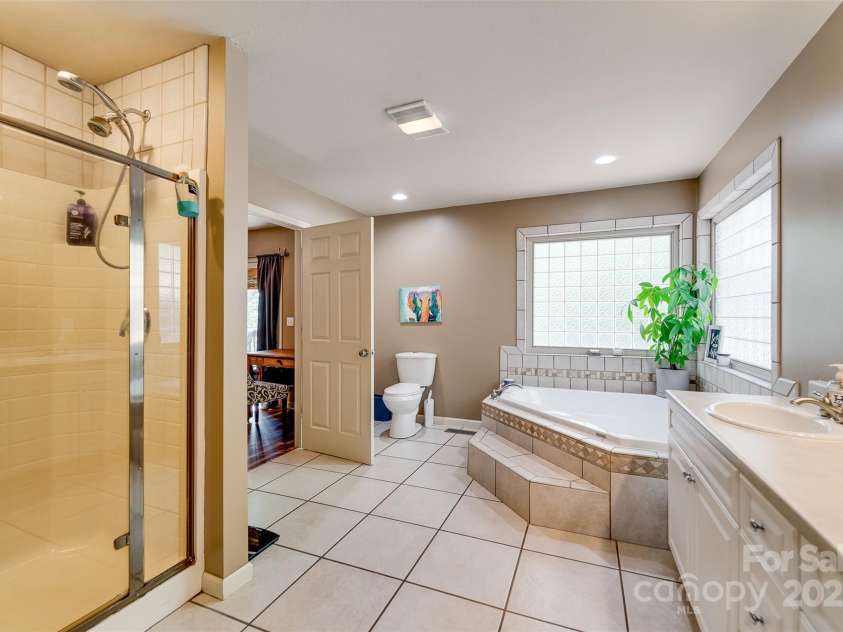 211 Natural Trail, Sylva, NC 28779.  MLS# CAR4257926, YatesRealty ID 16186. 