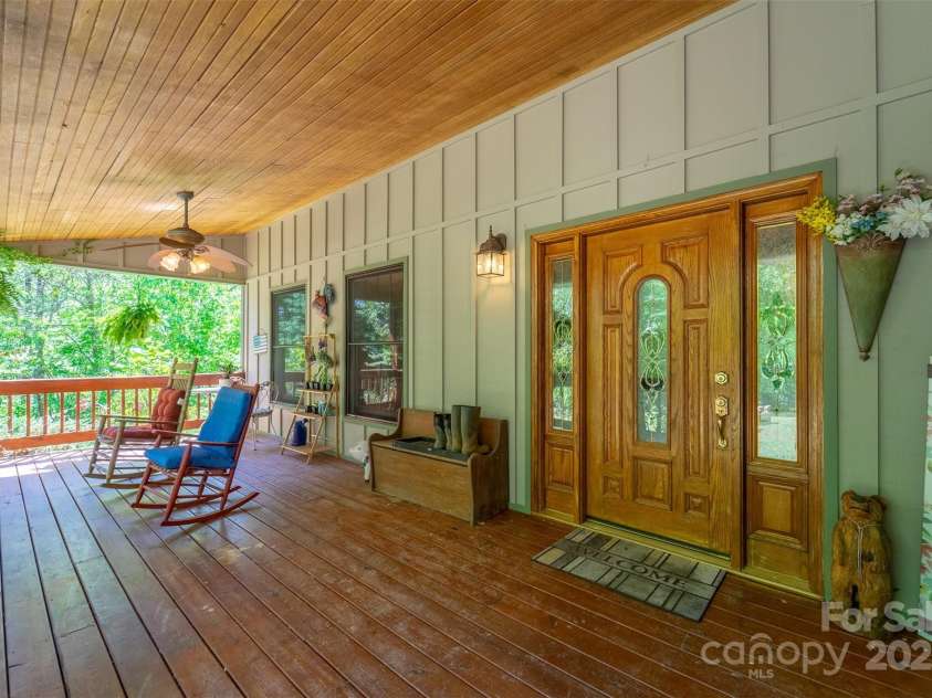 211 Natural Trail, Sylva, NC 28779.  MLS# CAR4257926, YatesRealty ID 16186. 