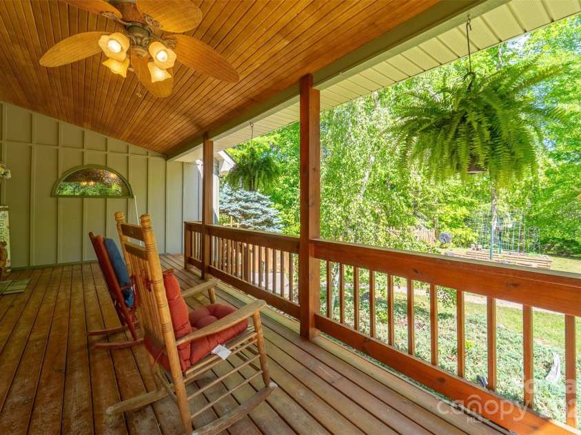 211 Natural Trail, Sylva, NC 28779.  MLS# CAR4257926, YatesRealty ID 16186. 